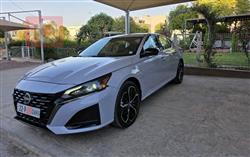 نيسان ألتيما